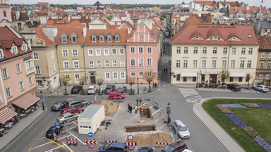 Rozpoczęła się przebudowa placu Kolegiackiego