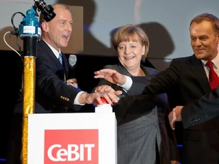Kanclerz Angela Merkel i premier Donald Tusk w czasie otwarcia targów CeBIT 2013