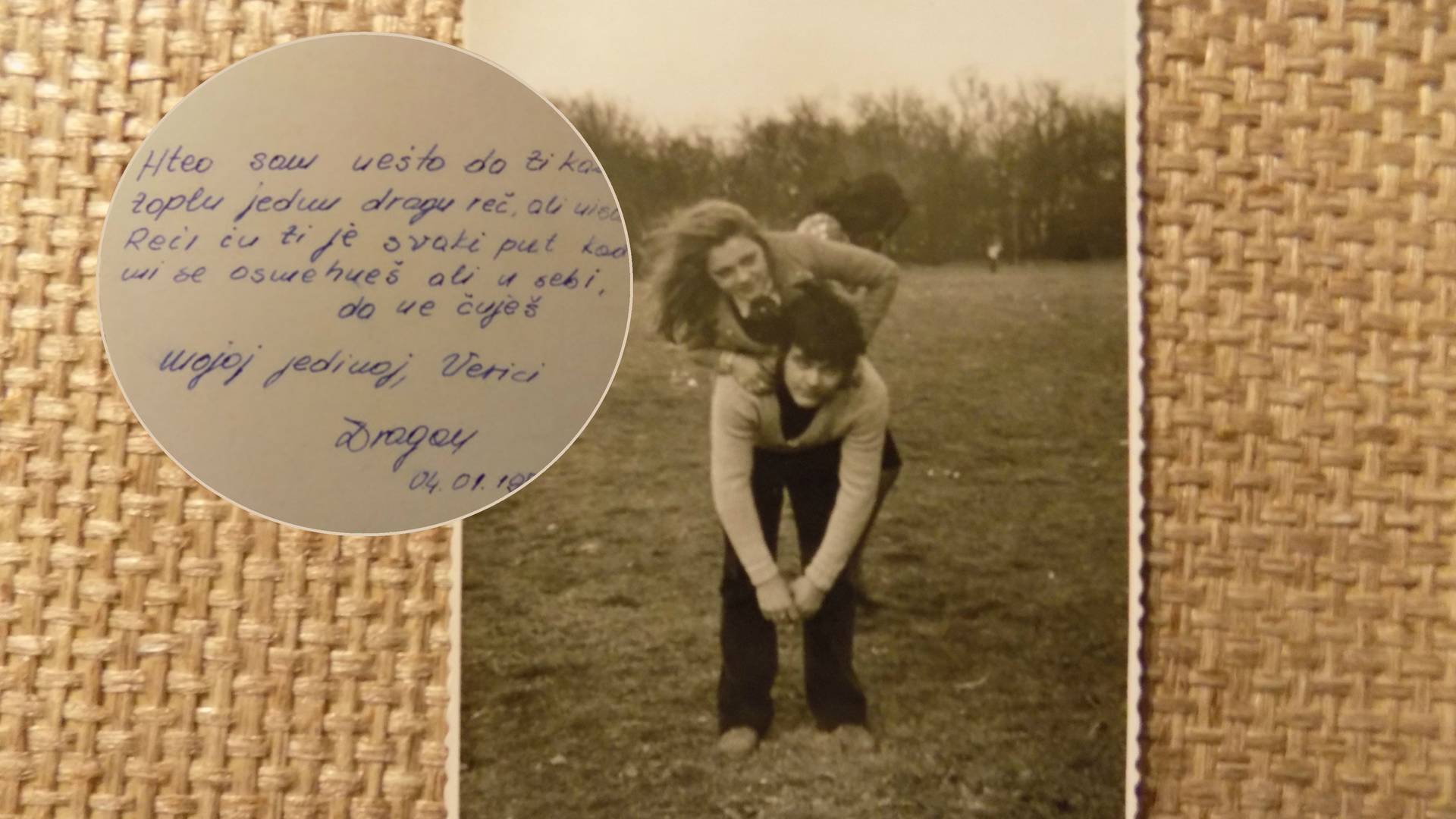 Ljubavne poruke na starim fotografijama mojih roditelja
