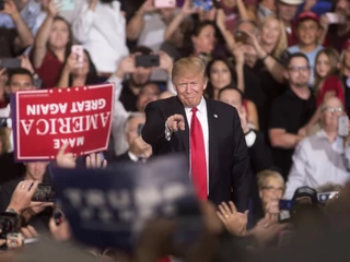 Donald Trump na wiecu w Arizonie. 19 października 2018 r.