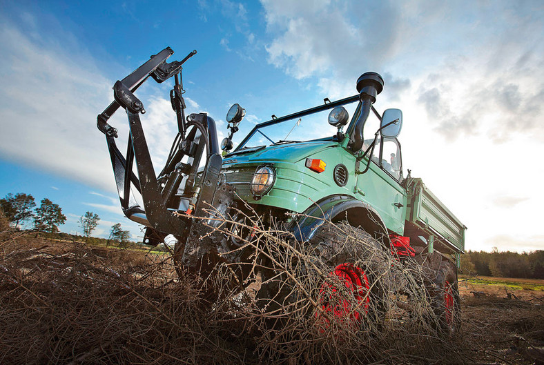 Mercedes Unimog 406 - gdzie diabeł nie może, tam...