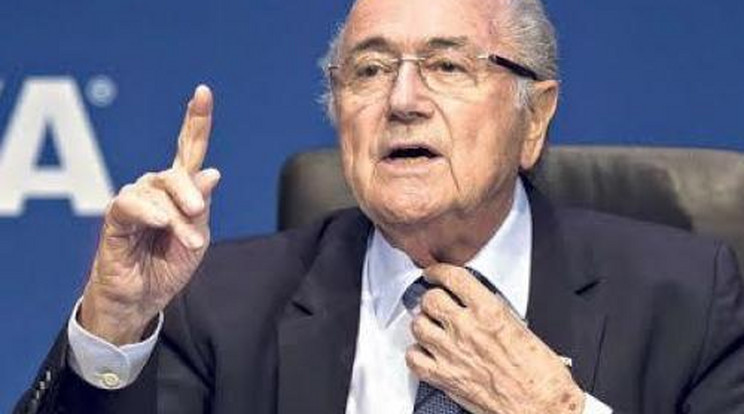 Megszólalt!  Blatter: Nem mondtam le, nem léptem vissza!