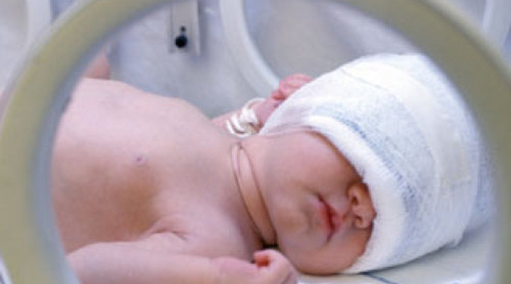 Két csecsemőt hagytak inkubátorban a hétvégén