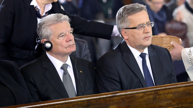 Komorowski żegna Bartoszewskiego. "Był, jest i będzie wzorcem postaw obywatelskich i patriotycznych"