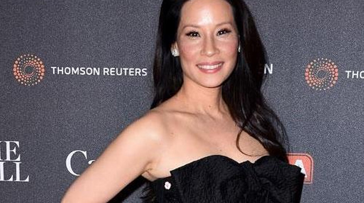 Béranya hozta világra Lucy Liu kisfiát