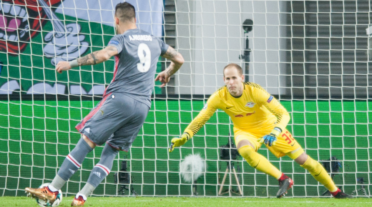 A kapus Gulácsi Péter együttese, a Leipzig az egyik legerősebb riválist kapta az Európa-liga sorsolásán /Fotó: AFP