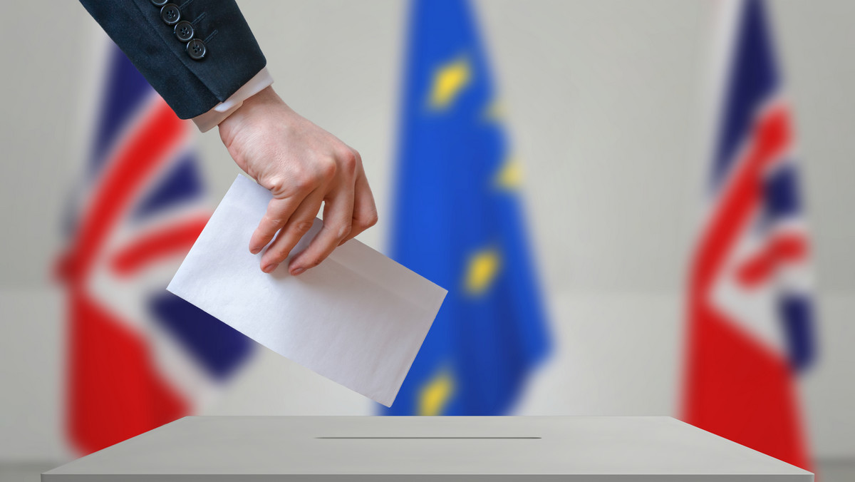 Referendum dotyczące Brexitu może zakończyć się "zamrożeniem" integracji w Unii Europejskiej na obecnym etapie. Ceną za referendum w Wielkiej Brytanii będzie prawdopodobnie rezygnacja z prób budowania pełnej unii politycznej przed 2019 rokiem. O takiej możliwości mówi Onetowi europoseł Andi Cristea, który krytykuje także plany przekształcenia Unii w "Europę narodów". – Dyskusja na ten temat jest niebezpieczna - ocenia rumuński polityk.