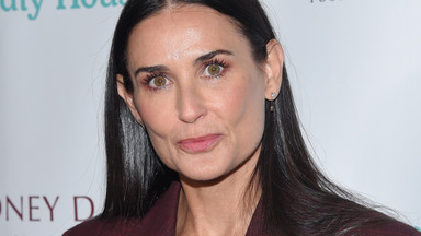 Wyliczają jej kolejne operacje plastyczne. Demi Moore ma 60 lat, a urodę zawdzięcza... pijawkom