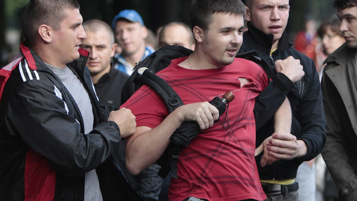 Po środowych milczących protestach na Białorusi zatrzymano ponad 250 osób, w tym około 160 w Mińsku - wynika z informacji podanych przez Centrum Praw Człowieka "Wiasna".