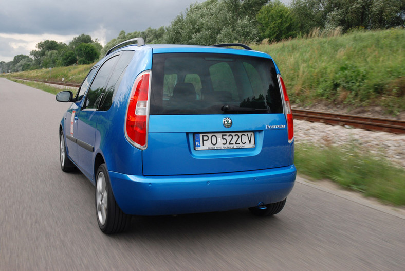 Skoda Roomster kontra Dacia Logan MCV: drożej nie zawsze znaczy więcej