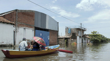 Powodzie w Ameryce Południowej, 150 tys. osób bez dachu nad głową