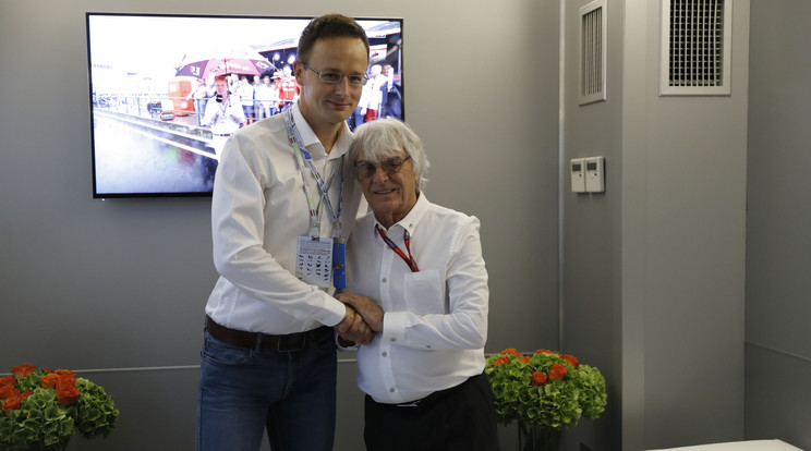 Szijjártó Péter és Bernie Ecclestone a pálya felújításáról tárgyaltak /Fotó: Fuszek Gábor