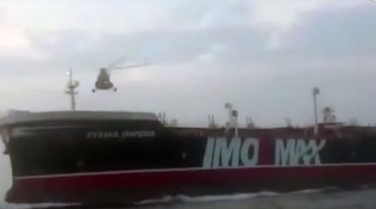 Az irániak felvételt is készítettek a hajó megszállásáról / Fotó: Youtube