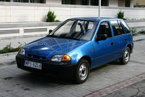 Suzuki Swift 1.0 GL - Trzeszczy, ale jedzie