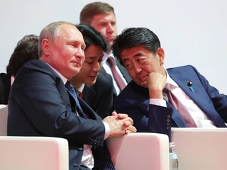 Władimir Putin i Shinzō Abe podczas międzynarodowego turnieju judo towarzyszącemu Wschodniemu Forum Ekonomicznemu we Władywostoku, 5 września 2019