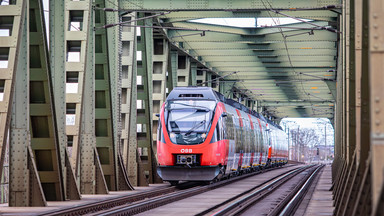 Безкоштовний проїзд потягами для українських біженців до Німеччини та Австрії