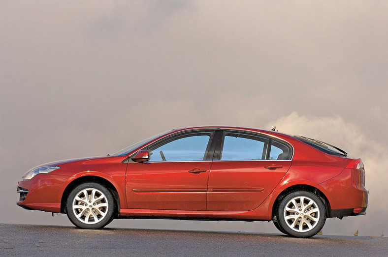 Renault Laguna III - wymiary wersji liftback