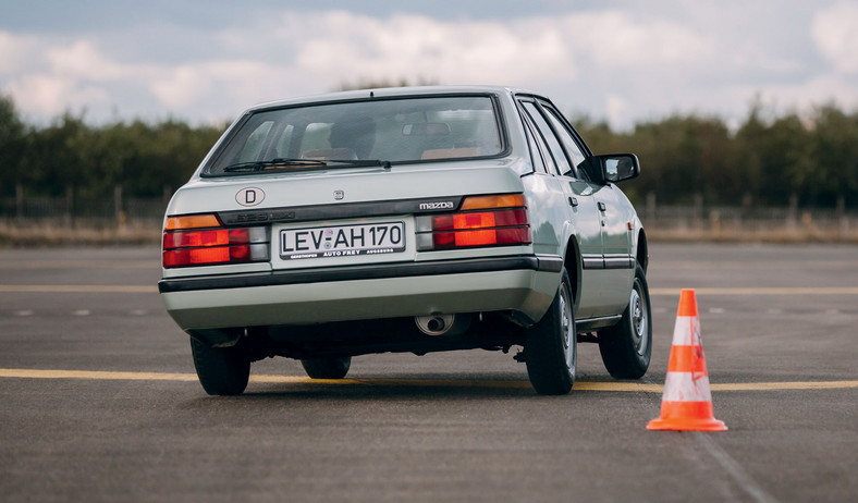 Mazda 626 1.6 LX - zastraszająco pochylona