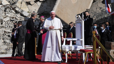 Papież modlił się w zniszczonym Mosulu. "Tę kolebkę cywilizacji nawiedziła nieludzka burza"