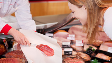 Po czym poznać, że mięso i wędliny są dobrej jakości - radzi dietetyk