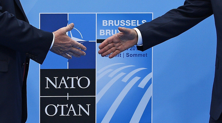 NATO-csúcs Brüsszelben - Fotó:  MTI/AP/Francois Mori