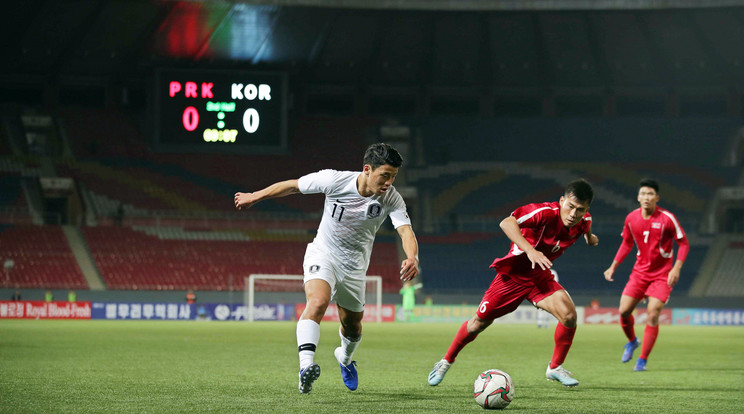 Döntetlent (0-0) játszott egymással Észak-Korea és Dél-Korea / Fotó: MTI-EPA/KFA