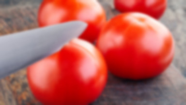 Jak szybko obrać pomidora? Pokochasz ten sposób