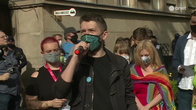 Protest przed Ministerstwem Edukacji Narodowej. "Giną dzieci, macie z tym coś zrobić"