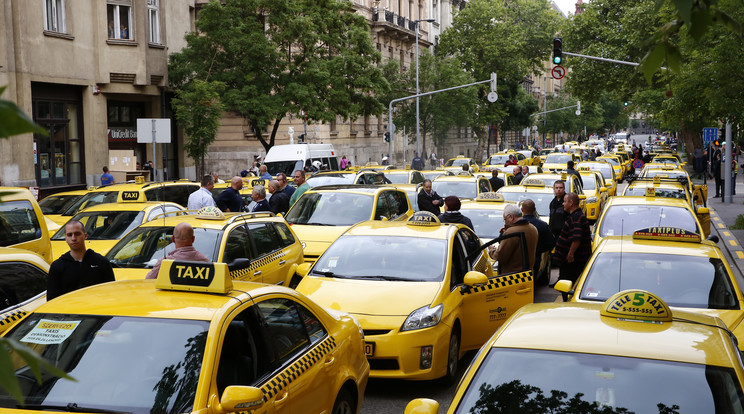 Újabb taxis megmozdulás jöhet /Fotó: Fuszek Gábor