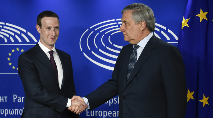 Mark Zuckerberg Antonio Tajanival, az Európai Parlament elnökével /Fotó: AFP