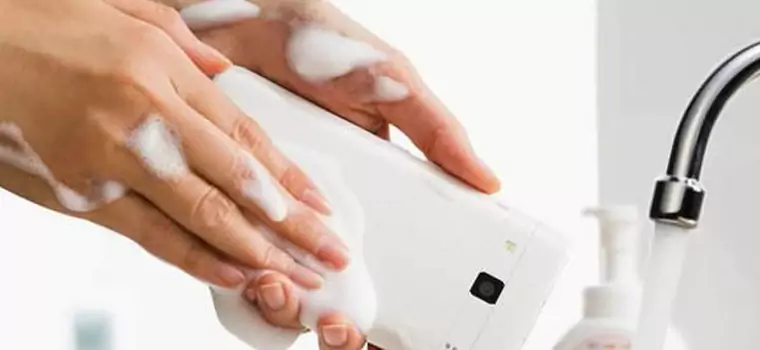 DIGNO rafre - smartfon, który możesz umyć mydłem (wideo)