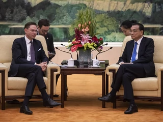 Jyrki Katainen, wiceprzewodniczący KE, i Li Keqiang, premier Chin. Pekin, 25 czerwca 2018 r.