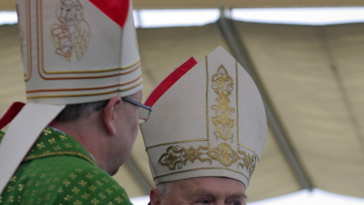 Na pogrzebie Zbigniewa Religi zabraknie przedstawicieli Kościoła. - Nikt nie przyjdzie - powiedział "Dziennikowi" przedstawiciel episkopatu. Kardiochirurg był niewierzący, a uroczystość będzie miała świecki charakter.