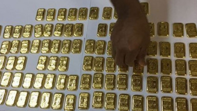 Polak próbował przemycić 100 sztabek złota
