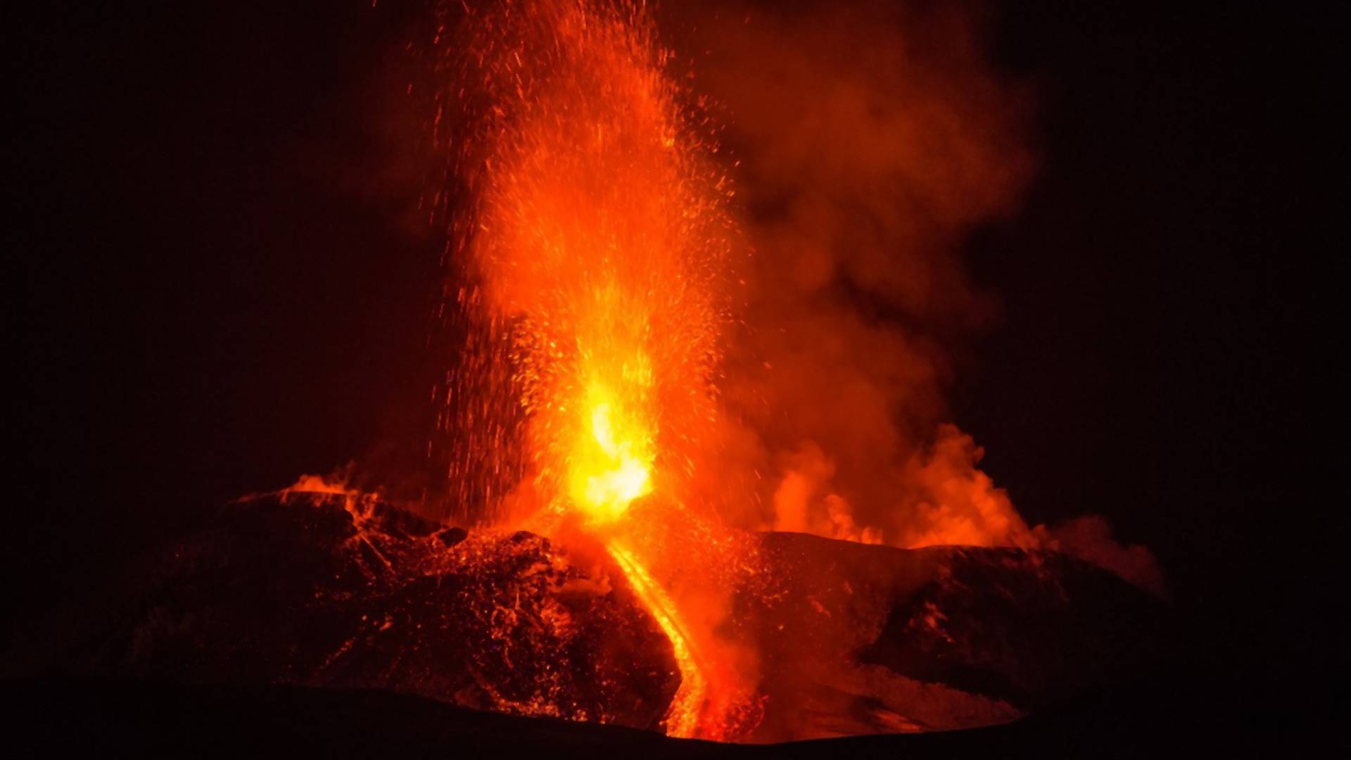 Užareni div! Etna je proradila, a fotke erupcije su zastrašujuće