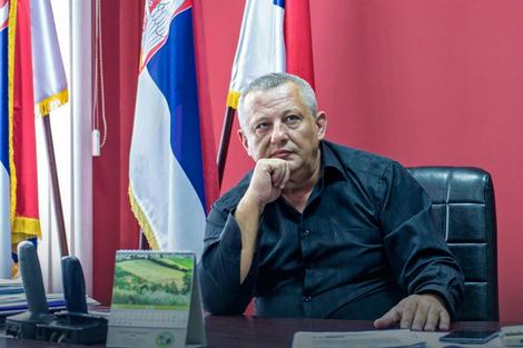 Vuković je, prema presudi u koju je "Blic" imao uvid, cigarete prevozio u gepeku, a nameravao je da ih preproda u Hrvatskoj, što je - zabranjeno