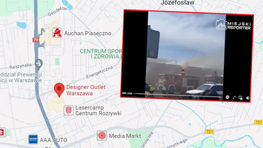 Ogień w centrum handlowym w Piasecznie. Ewakuacja klientów i pracowników [NAGRANIE]