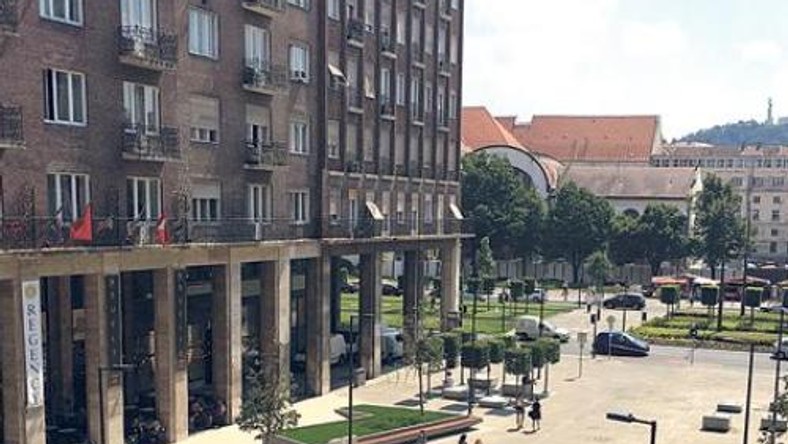 Romokból épült újjá a madách tér blikk.hu