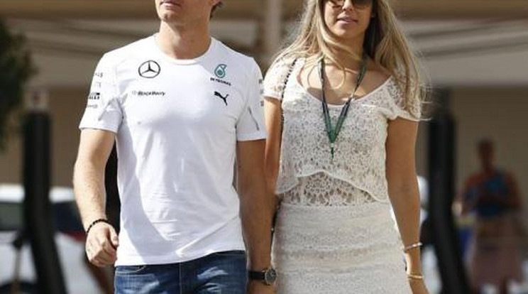 Terhes felesége hoz szerencsét Rosbergnek