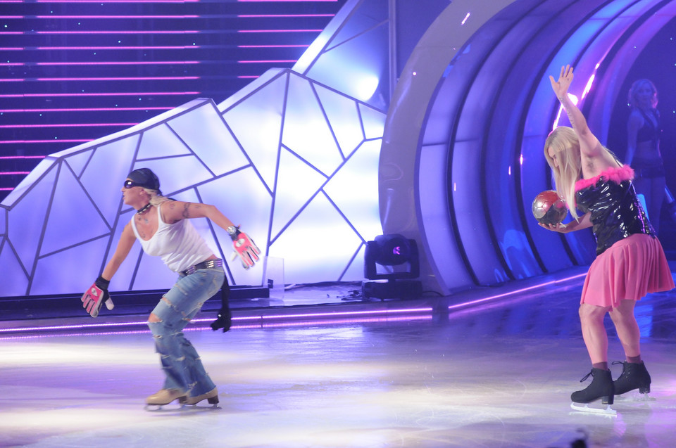 Konjo przebrał się za Dodę i tak wystąpił w ostatnim odcinku show "Gwiazdy tańczą na lodzie".