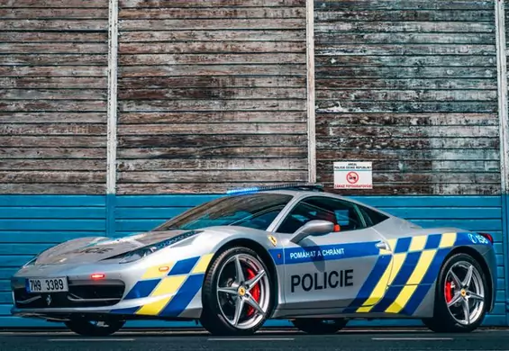 Ferrari odebrane gangsterom w szeregach policji. Pomoże chwytać przestępców