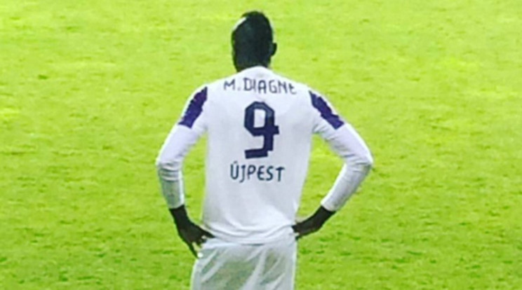 A szenegáli focista hátat fordít a magyar csapatnak / Fotó: Instagram