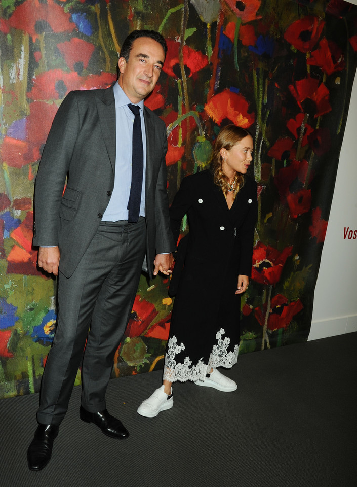 Mary-Kate Olsen i Olivier Sarkozy na Take Home A Nude Art party