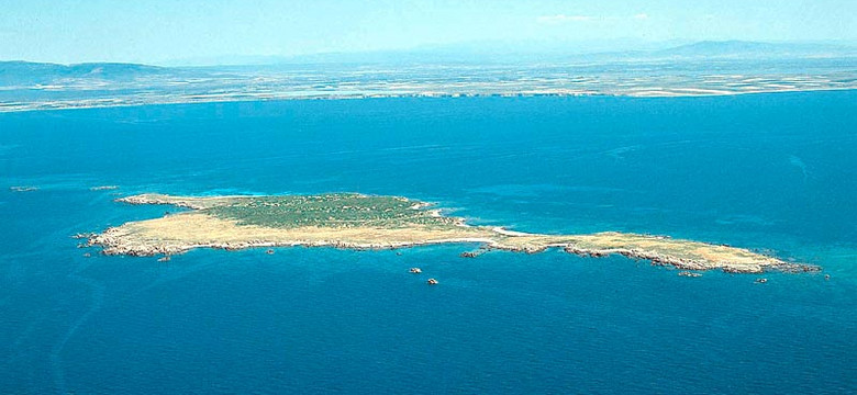 Isola di Mal Ventre - bezludna wyspa u wybrzeży Sardynii wystawiona na sprzedaż