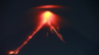 Uchwycił na zdjęciu kłęby popiołu unoszące się nad wulkanem. Ludzie dostrzegli w nim coś wyjątkowego