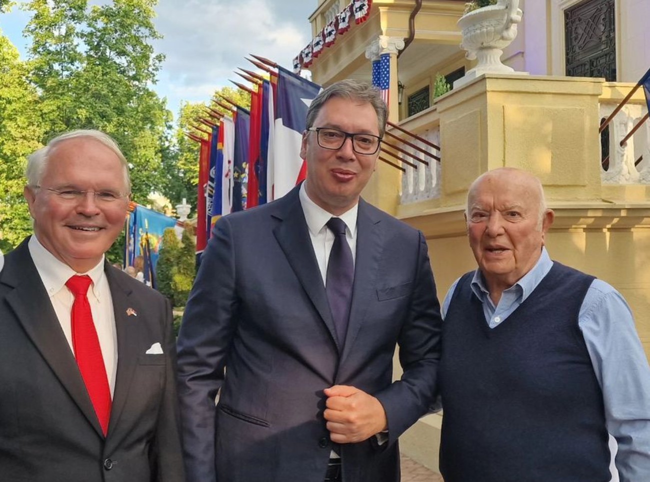 Vučić stigao u rezidenciju Kristofera Hila