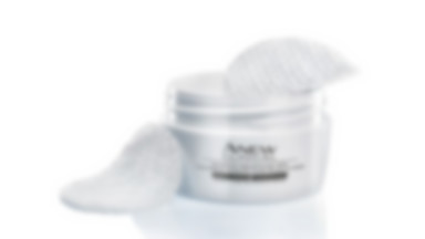 AVON Anew Clinical - peeling złuszczająco - oczyszczający