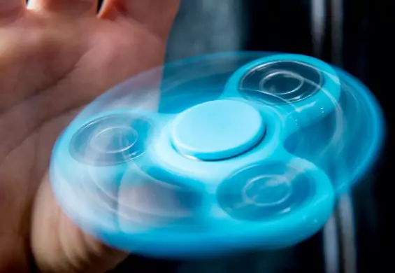 Dla jednych zwykła zabawka, dla drugich narzędzie szatana. Czym jest fidget spinner?