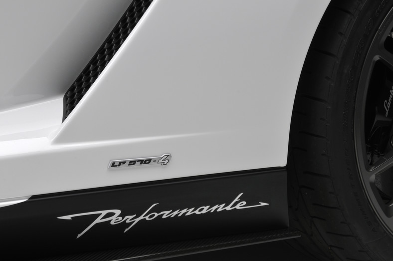 Lamborghini Gallardo LP570-4 Spyder Performante (7) - Fot. materiały prasowe Automobili Lamborghini Holding S.p.A.