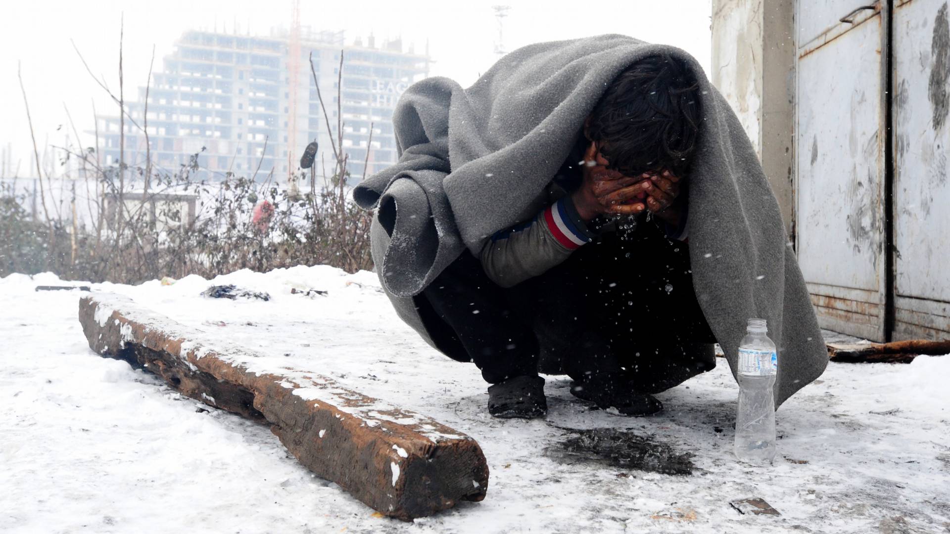 Migrant prenosi uživo svu muku i patnju u Beogradu